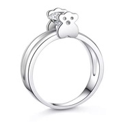 Pierścionek wykonany ze stali nierdzewnej