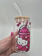 Kubek szklany z bambusowa pokrywką i słomką Hello Kitty kokardki Różowy