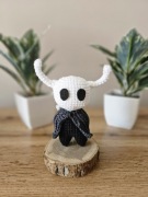 Hollow knight wykonany własnoręcznie na szydełku 