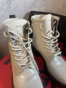 Piękne botki Hugo Boss