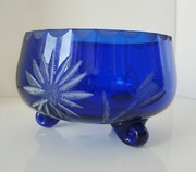 Szklana bombonierka czy cukiernica, szlify, kolor kobalt
