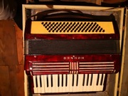 Akordeon "Hohner" 80 basów, wyprodukowany w latach 30-tych XX wieku