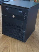 HP ProLiant MicroServer gen7: 8GB RAM, USB 3.0, 4x SATA/SAS