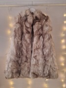 Futrzana kamizelka jenot 40 L