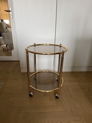 Złoty barek / stolik pomocniczy na kółkach z szklanymi półkami vintage