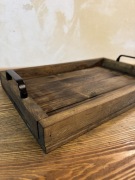 Rustykalna taca drewniana z uchwytami – ręcznie robiona, loft/boho