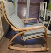 Krzesło bujane IKEA POÄNG, brzoza/knisa jasnobeżowy