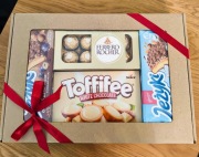 Gotowy zapakowany prezent zestaw 