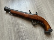 Pistolet skałkowy z XVIII - replika