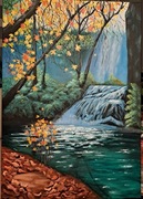 Wodospad pod jesiennym lasem