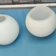 Dwa klosze do lampy 