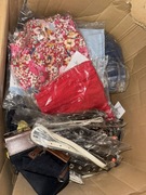 Prawie cały karton różnych nowych damskich ubrań + paski