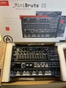 Arturia Brute Noir Edition – syntezator w mrocznej wersji!