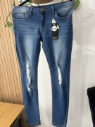 Spodnie firmy Boohoo