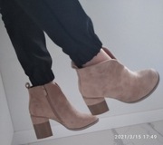 Botek beżowy zamszowy nowy 40