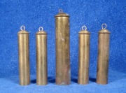 Pięć mosiężnych gilz, mini wag (ciężarków) z zawieszkami; cena za 5szt.