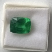 Garnet zielony 10.3 CT  ,  oczko do pierścionka 