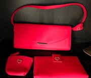 Nieduża czerwona torebka z portfelem i małą portmonetką