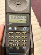 Zabytkowy telefon ze stacją dokujaca