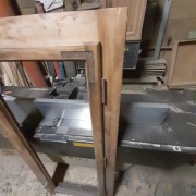 Okno drewniane z futryną