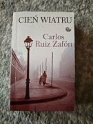 CIEŃ WIATRU Carlos Ruiz Zafon Książka 510 str. 2014 r. Stan DOBRY
