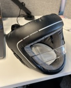 Kask bokserski Decathlon Outshock – stan jak nowy (rozmiar M)