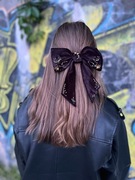 aksamitna kokarda do włosów z ręcznym haftem