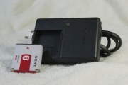 SONY - battery charger + AKU SONY G 