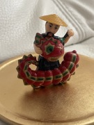 Unikat Figurka Kinder Chińczyk malujący smoka