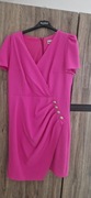 Sukienka różowa z dekoltem