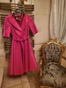 Sukienka Poza z  satyny w kolorze fuksja