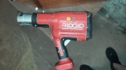Zaciskarka do rur RIDGID RP330 na akumulator makita