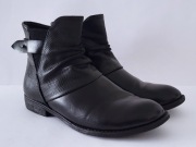 Czarne skórzane botki 37