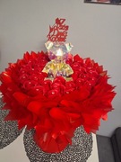 Bukiet z róż mydlanych i świecącym misiem