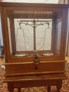 Stara waga aptekarska