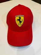 Czerwona czapka z daszkiem Ferrari