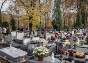 Opieka nad grobami Grudziądz i okolice Mycie nagrobków sprzątanie grobu 