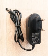 Zasilacz sieciowy AC/DC 100-240VAC 8V 1A