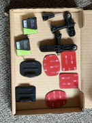 GoPro Hero 8 akcesoria uchwyty i dwa akumulatorki
