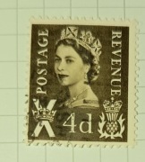 Elżbieta II w tiarze i naszyjniku 