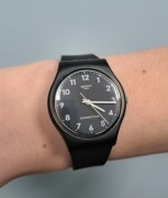 Klasyczny zegarek swatch gent unisex czarny czytelny