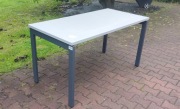 Biurko na metalowym stelażu 140x70 firmy MDD