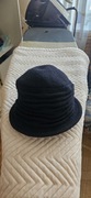 Wełniany czarny kapelusz