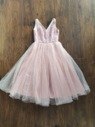 Sukienka tiulowa długośc midi na wesele r.40