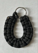 Solidny brelok z paracordu – wersja pętla (loop) – czarny