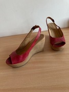 Czerwone sandały Lasocki na koturnie rozmiar 39