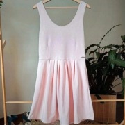 Sukienka Mohito różowa rozkloszowana 42 xl w róże roze na zamek romantic r