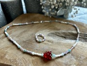 Zestaw naszyjnik i pierscionek z koralików