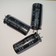 Kondensator elektrolit Rubycon ZLH 1500uF 35V