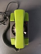 Telefon analogowy "Bratek" z lat 80-tych. PRL